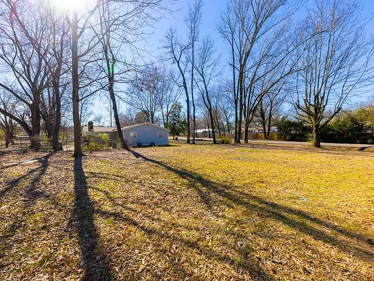 1809 W Center Ave — Photo 5