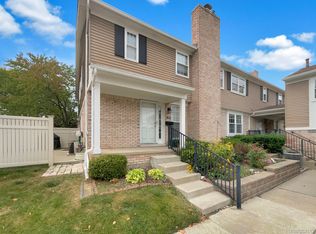 20826 W Glen Haven Cir, Northville, MI