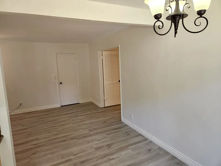 169 Streamwood — Photo 5