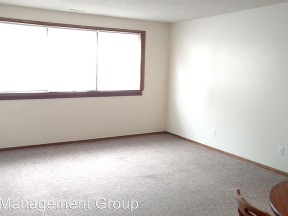 3rd image of 2207 Crescent Dr APT 3