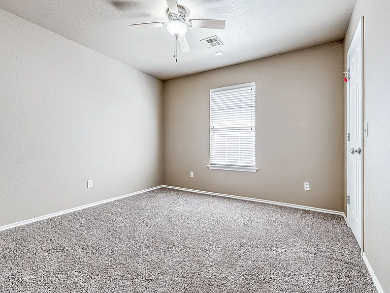 1104 Westridge Dr — Photo 17