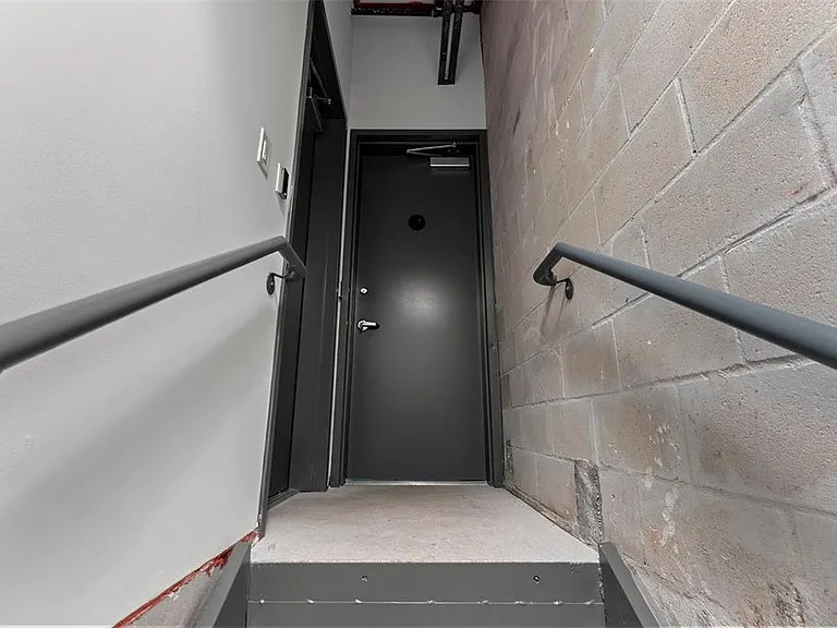 902 E Curtis St #1 — Photo 10