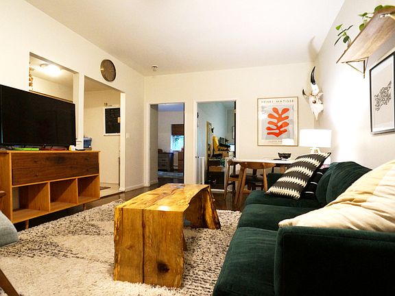 3rd image of 385 Graham Ave
