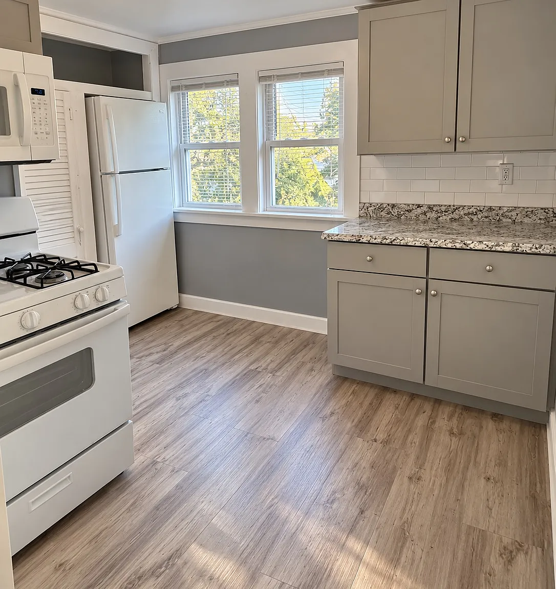 3 bed, 1100 sqft, $1,875 — Photo 3