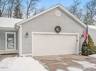 2968 Ridgeview St, Muskegon, MI 49445