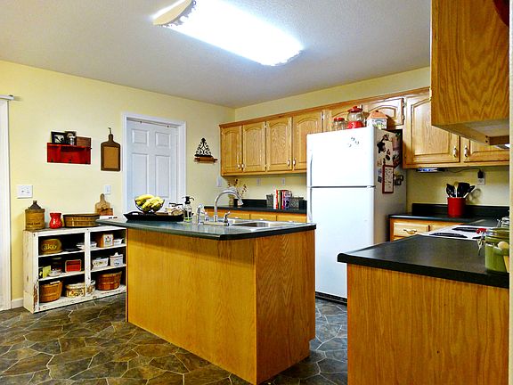 5th image of 248 Bayberry Dr
