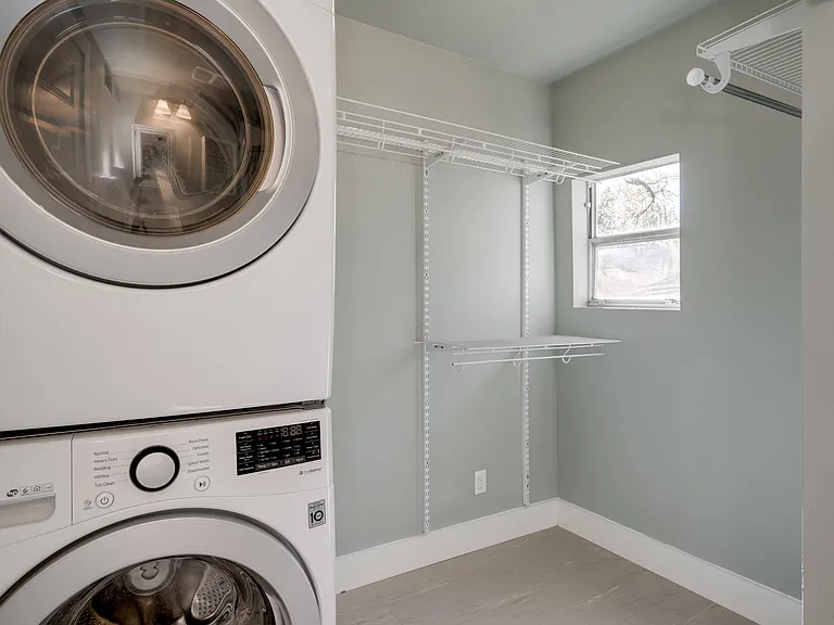 1303 Canterbury St — Photo 17