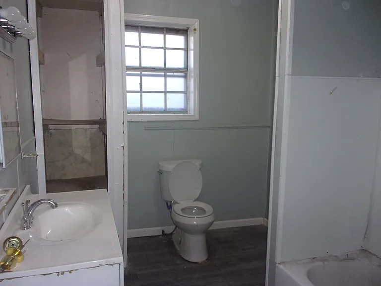 803 Richmond Ave — Photo 2