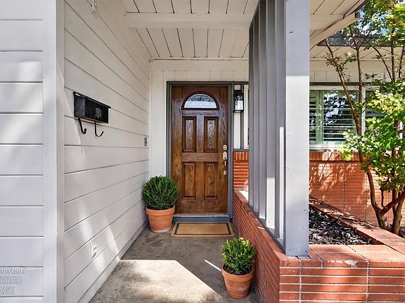 3rd image of 1931 Calhoun Way