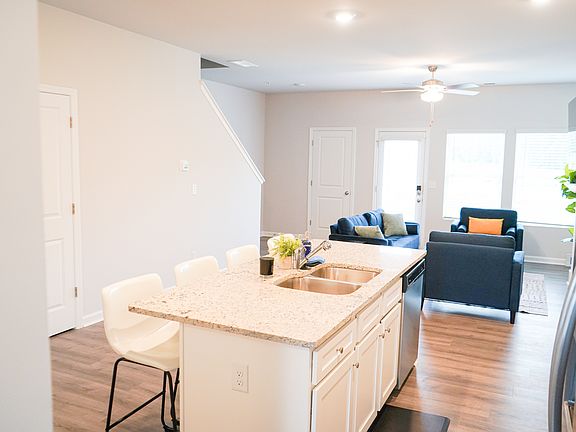 4th image of 4325 Shaffer Ct S