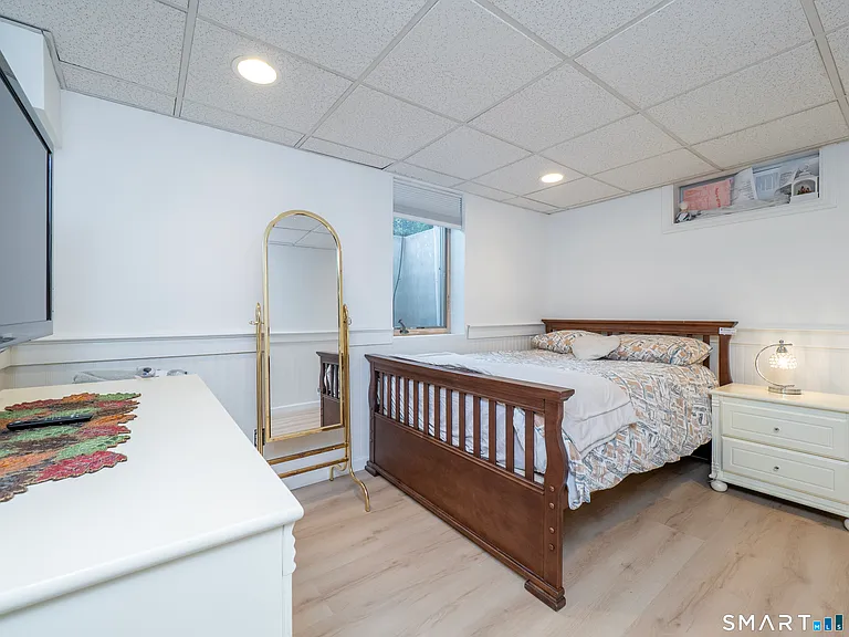 28 Oak St — Photo 39