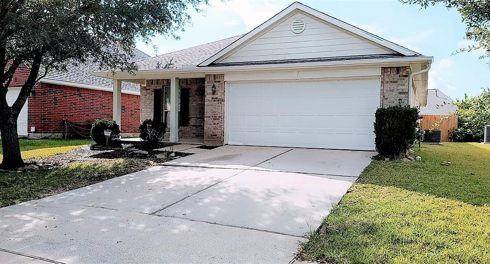 1st image of 11006 Mossy Hollow Ln