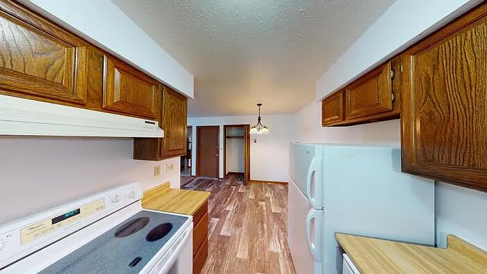 2 bed, 1.0 bath, $775 — Photo 4
