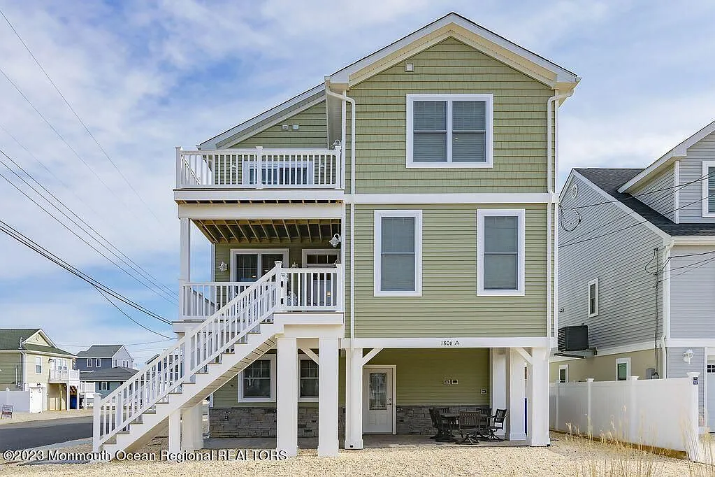 1806 Bay Blvd photo 1