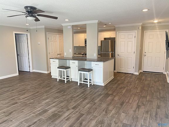 4th image of 4994 Seven Pine Cir #4