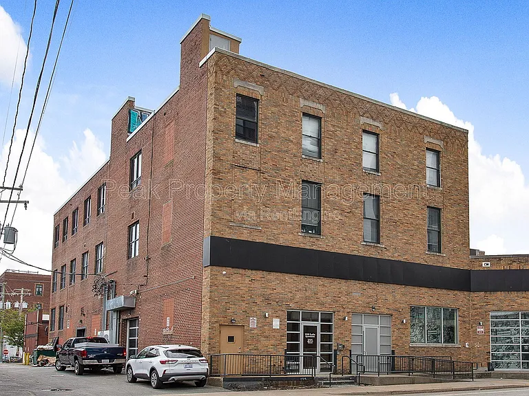 1510 W Broad St — Photo 33