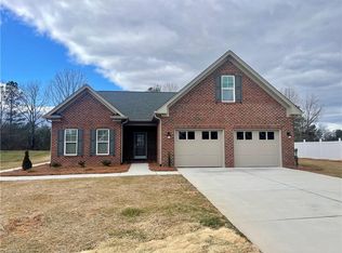 330 Rosewood Dr, Winston Salem, NC 27127