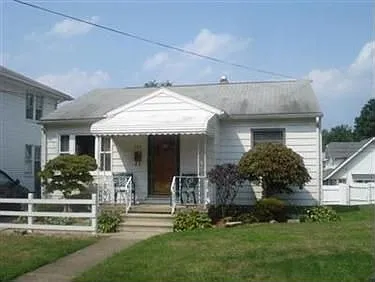 546 Delmar Ave photo 1