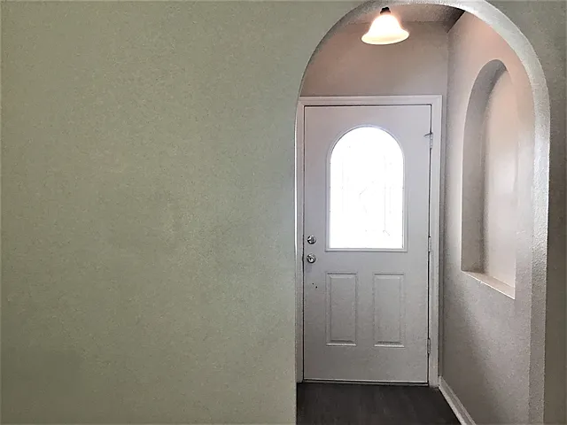 3 bed, 2.0 bath, 1260 sqft, $2,240 — Photo 3