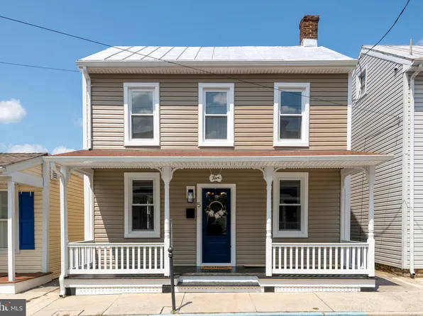5 Moravian St, Lebanon, PA 17042