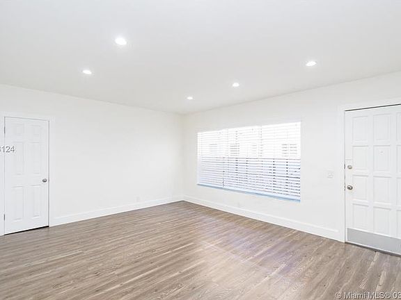 2nd image of 1313 15th St APT 2