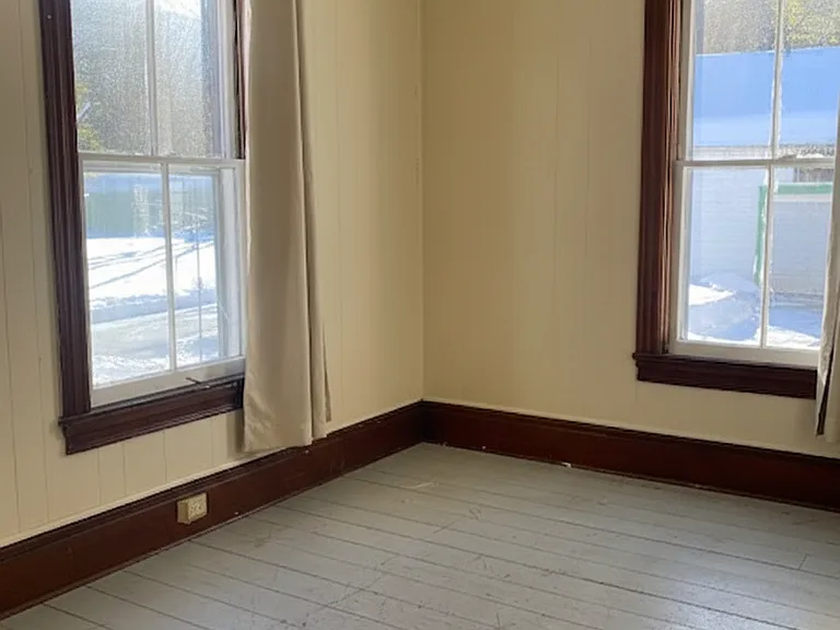 downstairs extra room, can be used as home office
