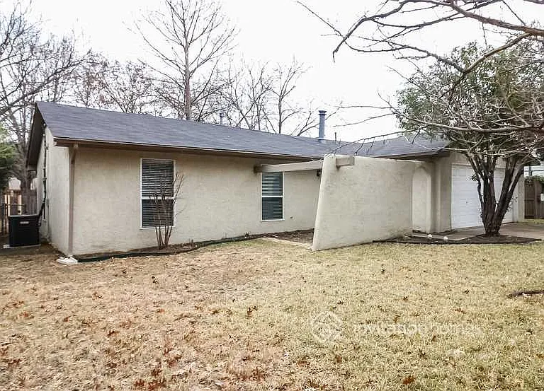 2704 N Bell Ave — Photo 2