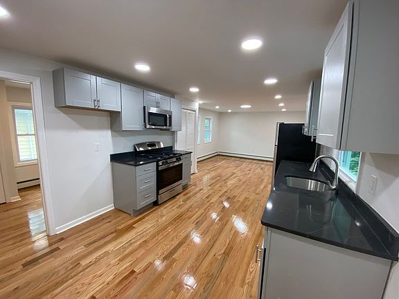 4th image of 215 Borden Ave Floor 2