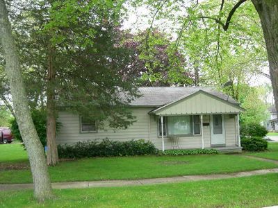203 E Oak St, Oconomowoc, WI, 53066