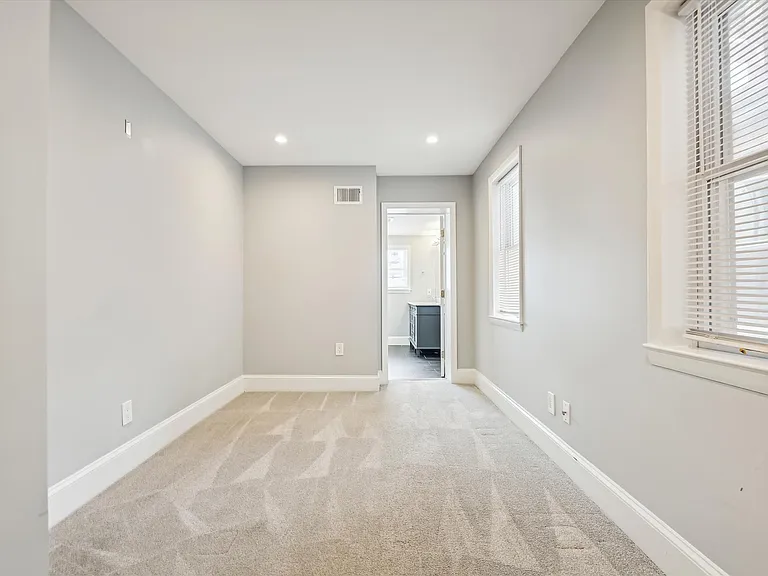 1253 William St — Photo 16