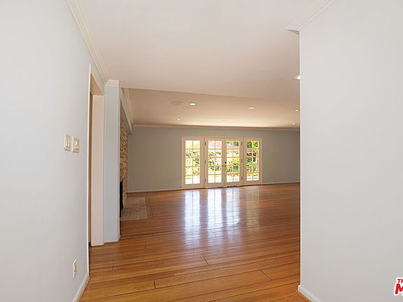 5th image of 166 S Saltair Ave