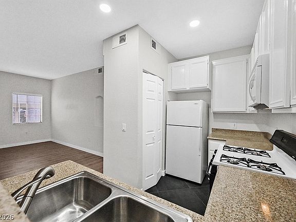5th image of 3318 N Decatur Blvd Unit 1089