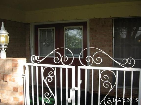 3rd image of 1402 W Avenue B