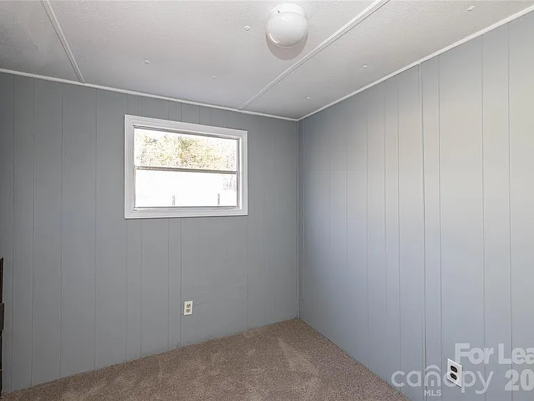 126 Poe Dr — Photo 18