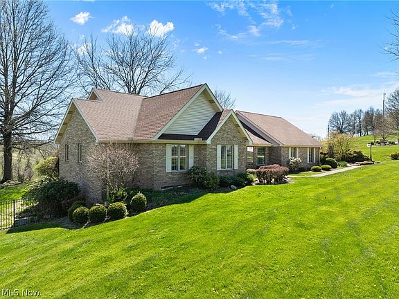 5th image of 66985 Vista Dr