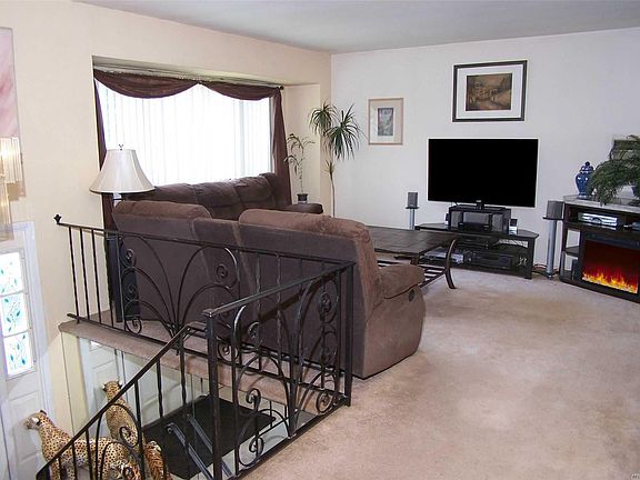4th image of 471 Mayflower Ave