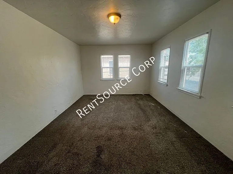 100 E Fredricks St #V — Photo 21