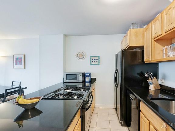 5th image of 1991 Broadway APT 11B