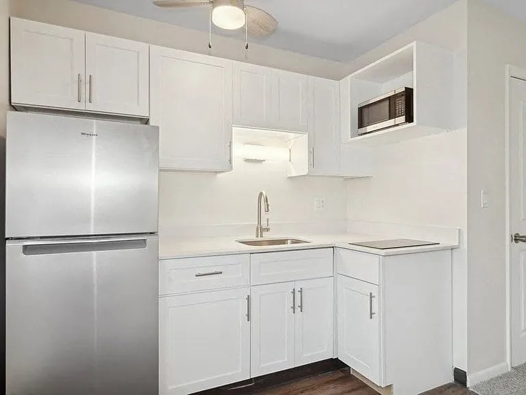 Cove at Linden Hills — Photo 14