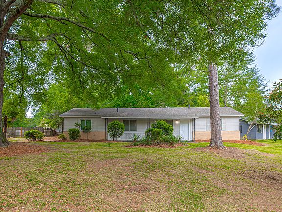 2nd image of 3229 Ridgeland Dr