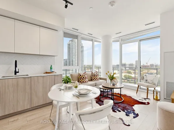 36 Zorra St #904, Toronto, ON M8Z 0G5