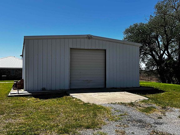 3rd image of 138956 Ew Rd #10
