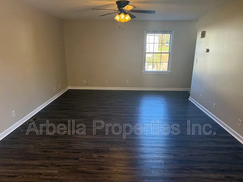 Tate Town Homes — Photo 4