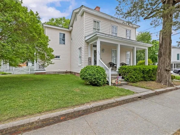 355 Grace St, Smithfield, VA 23430