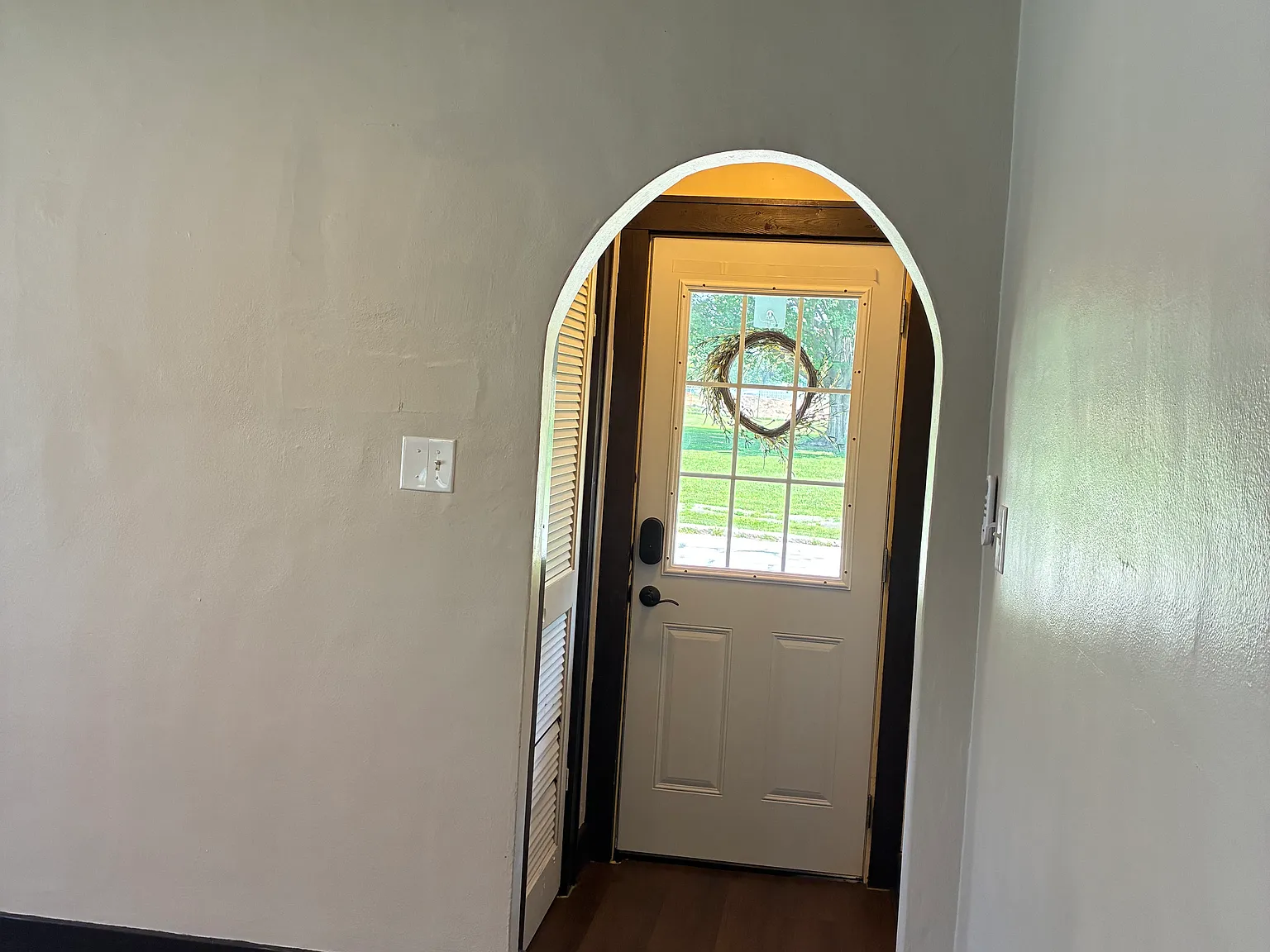 2 bed, 890 sqft, $1,200 — Photo 2
