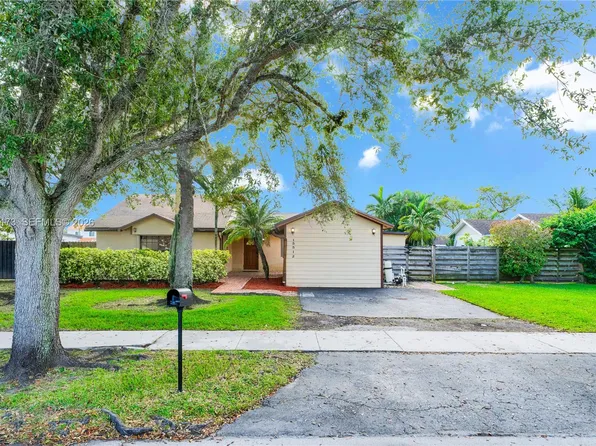 15512 SW 142nd Ct, Miami, FL 33177