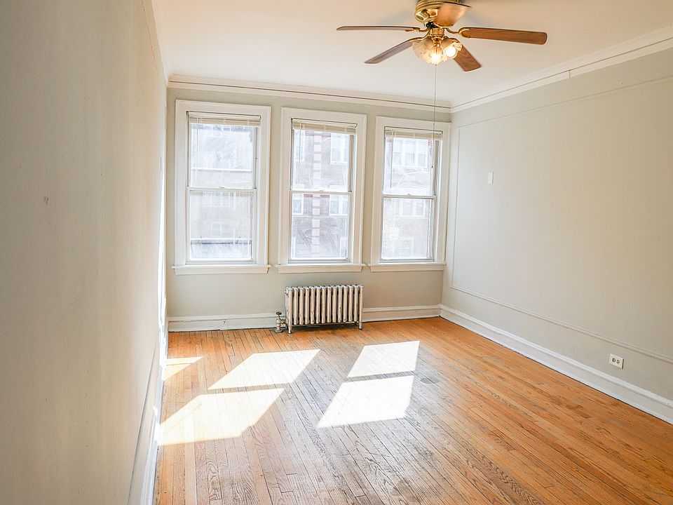1st image of 4936 W Belle Plaine Ave #1A