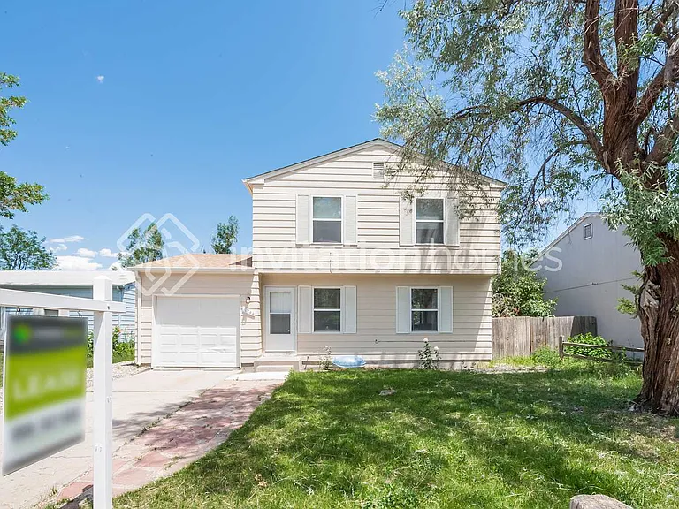 10744 Moore Cir — Photo 1