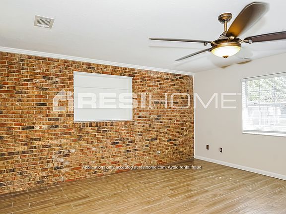 3rd image of 2527 Mohawk Ave