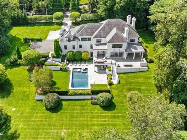 425 N Maple Ave, Greenwich, CT 06830